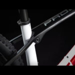 Procaliber 9.7 XL 29 Crystal White/Trek Black NA